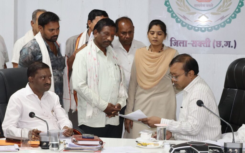 कलेक्टर साहब की मैराथन बैठक, एक-एक विभाग के कामों की करी समीक्षा, समय सीमा की बैठक में मातहत अधिकारियों को दिए निर्देश, जनदर्शन में कलेक्टर साहब ने नागरिकों की सुनी समस्याएं,कहां निराकरण की दिशा में करेंगे प्रयास, जिले में जल संरक्षण को लेकर चिंतित नजर आए तो तोपनो साहब कलेक्टर साहब की मैराथन बैठक, एक-एक विभाग के कामों की करी समीक्षा, समय सीमा की बैठक में मातहत अधिकारियों को दिए निर्देश, जनदर्शन में कलेक्टर साहब ने नागरिकों की सुनी समस्याएं,कहां निराकरण की दिशा में करेंगे प्रयास, जिले में जल संरक्षण को लेकर चिंतित नजर आए तो तोपनो साहब kshititech