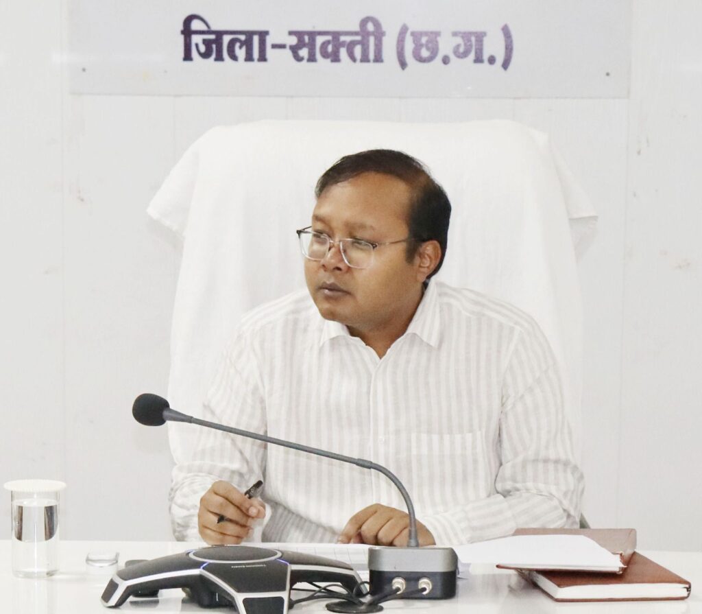 कलेक्टर साहब की मैराथन बैठक, एक-एक विभाग के कामों की करी समीक्षा, समय सीमा की बैठक में मातहत अधिकारियों को दिए निर्देश, जनदर्शन में कलेक्टर साहब ने नागरिकों की सुनी समस्याएं,कहां निराकरण की दिशा में करेंगे प्रयास, जिले में जल संरक्षण को लेकर चिंतित नजर आए तो तोपनो साहब कलेक्टर साहब की मैराथन बैठक, एक-एक विभाग के कामों की करी समीक्षा, समय सीमा की बैठक में मातहत अधिकारियों को दिए निर्देश, जनदर्शन में कलेक्टर साहब ने नागरिकों की सुनी समस्याएं,कहां निराकरण की दिशा में करेंगे प्रयास, जिले में जल संरक्षण को लेकर चिंतित नजर आए तो तोपनो साहब kshititech