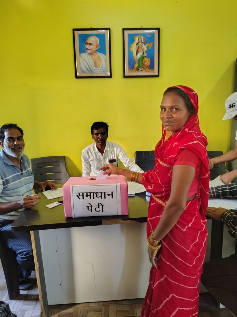 शक्ति जिले वासियों के लिए वरदान साबित हो रहा है सुशासन तिहार-कलेक्टर तोपनो साहब एवं CEO जैन साहब भी गांव- गांव, डगर- डगर पहुंच रहे तिहार की समीक्षा करने, जिले की जनता कह रही ऐसे आयोजनों से उनकी समस्याओं का होगा त्वरित निराकरण शक्ति जिले वासियों के लिए वरदान साबित हो रहा है सुशासन तिहार-कलेक्टर तोपनो साहब एवं CEO जैन साहब भी गांव- गांव, डगर- डगर पहुंच रहे तिहार की समीक्षा करने, जिले की जनता कह रही ऐसे आयोजनों से उनकी समस्याओं का होगा त्वरित निराकरण kshititech