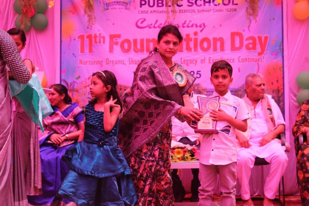 सर्वोदय पब्लिक स्कूल का 12 अप्रैल को मनाया गया 11 वा स्थापना दिवस, 1200 विद्यार्थियों के साथ शक्ति जिले का सर्वश्रेष्ठ उत्कृष्ट शिक्षा संस्थान है चंद्रपुर का सर्वोदय पब्लिक स्कूल, हॉस्टल की सुविधा भी उपलब्ध है इस विद्यालय में, साल 2015 में प्रारंभ हुआ था विद्यालय विद्यालय के बच्चे बड़े प्रशासनिक पदों पर भी दे रहे हैं सेवाएं kshititech