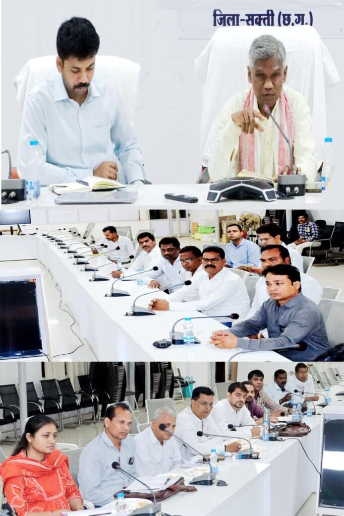 शक्ति जिले में गौ तस्करी रोकने पुलिस विभाग को दिए निर्देश,गौ संरक्षण की दिशा में सरकारी अधिकारियों को कार्य करने आयोग अध्यक्ष ने दिए निर्देश, 21 अप्रैल को कलेक्टर कार्यालय में संपन्न हुई बैठक,जिला पंचायत CEO जैन रहे मौजूद kshititech