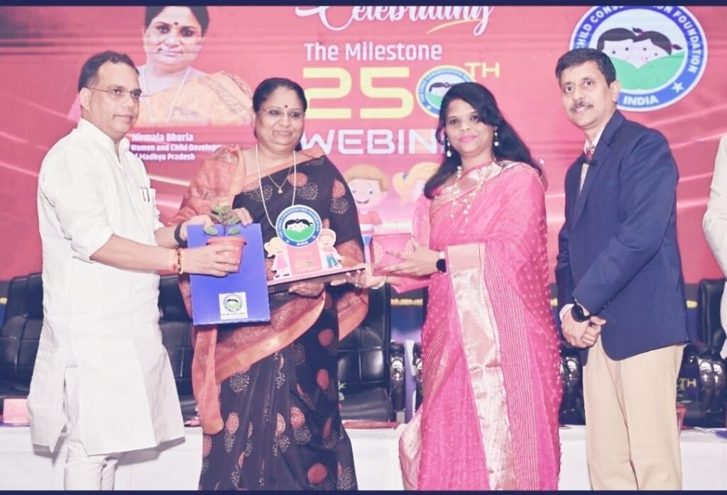 जिले की गौरव नम्रता- बाल कल्याण समिति की पूर्व अध्यक्ष नम्रता पटेल का हुआ राष्ट्रीय स्तर पर सम्मान ,राष्ट्रीय वेबीनार में ढाई सौ वेबीनार में सतत शामिल होने पर मिला नम्रता को सम्मान, मध्य प्रदेश की राजधानी भोपाल में आयोजित था कार्यक्रम, जांजगीर चांपा जिले में भी बाल संरक्षण की दिशा में नम्रता के कुशल मार्गदर्शन में हुए श्रेष्ठ कार्य kshititech