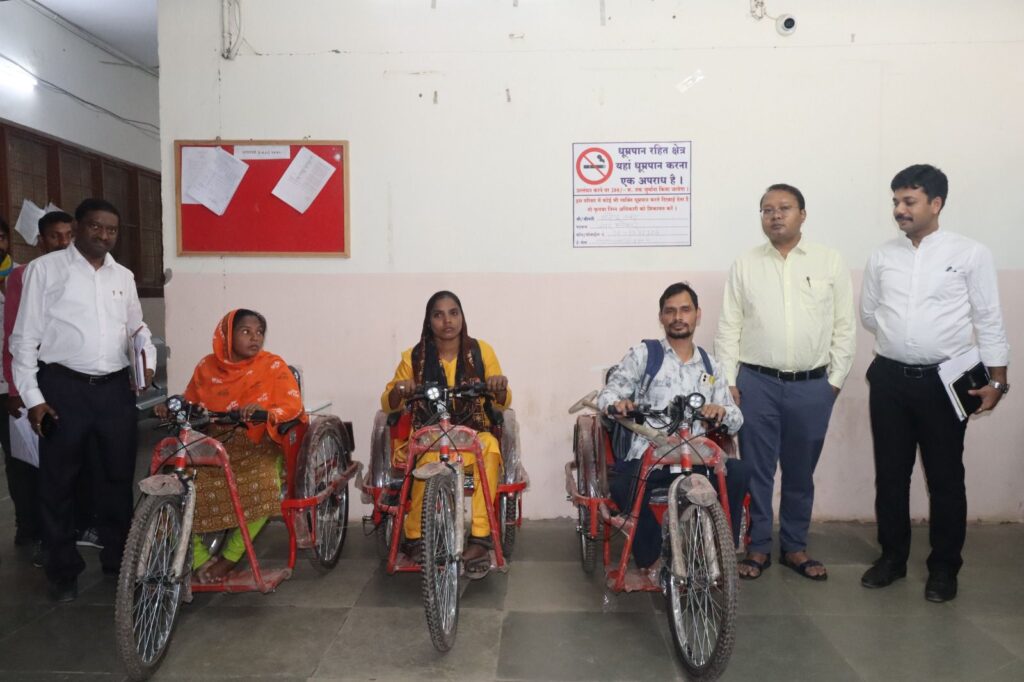 शक्ति जिले के तीन सेंटरों में 1 मई को होगी PPT की परीक्षा, कलेक्टर तोपनो साहब का अधिकारियों को निर्देश- समय सीमा में पूर्ण हो कार्य एवं जनता की समस्याओं के निराकरण में अधिकारी लगाये पूरा ध्यान, जन दर्शन में भी तोपनो ने आम नागरिकों से लिए आवेदन, कलेक्टर साहब ने करी मिशन सुशासन तिहार की समीक्षा शक्ति जिले के तीन सेंटरों में 1 मई को होगी PPT की परीक्षा, कलेक्टर तोपनो साहब का अधिकारियों को निर्देश- समय सीमा में पूर्ण हो कार्य एवं जनता की समस्याओं के निराकरण में अधिकारी लगाये पूरा ध्यान, जन दर्शन में भी तोपनो ने आम नागरिकों से लिए आवेदन, कलेक्टर साहब ने करी मिशन सुशासन तिहार की समीक्षा kshititech