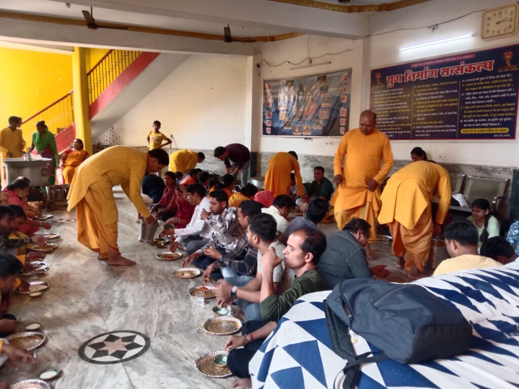 भक्तों की अटूट आस्था- रामनवमी पर्व पर शक्ति के मंदिरों में हुई विशेष पूजा अर्चना, श्री राम मंदिर एवं श्री गायत्री शक्तिपीठ में भी हुआ भंडारा प्रसाद का आयोजन, गायत्री मंदिर में पंच कुंडीय यज्ञ भी हुआ संपन्न, जय- जय श्री राम के श्री घोष से गूंजायमान हो उठा राम मंदिर, माता गायत्री एवं जगदंबे भवानी की आस्था में लीन हुए देवी भक्त भक्तों की अटूट आस्था- रामनवमी पर्व पर शक्ति के मंदिरों में हुई विशेष पूजा अर्चना, श्री राम मंदिर एवं श्री गायत्री शक्तिपीठ में भी हुआ भंडारा प्रसाद का आयोजन, गायत्री मंदिर में पंच कुंडीय यज्ञ भी हुआ संपन्न, जय- जय श्री राम के श्री घोष से गूंजायमान हो उठा राम मंदिर, माता गायत्री एवं जगदंबे भवानी की आस्था में लीन हुए देवी भक्त kshititech