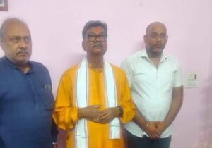 नेता प्रतिपक्ष महंत जी ने दी स्वर्गीय आशा देवी शर्मा को श्रद्धांजलि, कांग्रेस के वरिष्ठ नेता राजेश शर्मा के निवास पर पहुंचे नेता प्रतिपक्ष, शर्मा परिवार को बंधाया ढांढस नेता प्रतिपक्ष महंत जी ने दी स्वर्गीय आशा देवी शर्मा को श्रद्धांजलि, कांग्रेस के वरिष्ठ नेता राजेश शर्मा के निवास पर पहुंचे नेता प्रतिपक्ष, शर्मा परिवार को बंधाया ढांढस kshititech