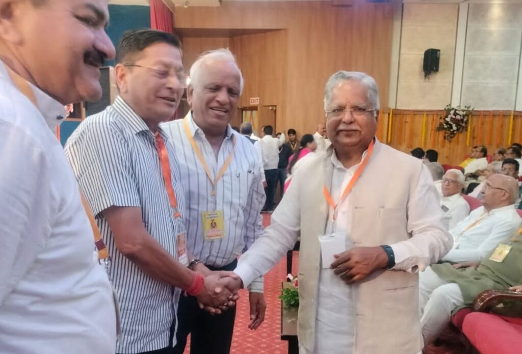 शक्ति के प्रथम नागरिक श्यामसुंदर राजधानी रायपुर में अग्रवाल समाज के प्रदेश स्तरीय कार्यक्रम में हुए सम्मानित, छत्तीसगढ़ प्रदेश के 54 अन्य अग्रवंशियों को भी अग्रवाल समाज ने दिया सम्मान, श्याम सुंदर ने कहा-अग्रकुल में लिया हूँ जन्म,मुझे गौरव है की जनता ने फिर से मुझे चुना अपना सेवक, शक्ति की पार्षद दीपा का भी हुआ सम्मान शक्ति के प्रथम नागरिक श्यामसुंदर राजधानी रायपुर में अग्रवाल समाज के प्रदेश स्तरीय कार्यक्रम में हुए सम्मानित, छत्तीसगढ़ प्रदेश के 54 अन्य अग्रवंशियों को भी अग्रवाल समाज ने दिया सम्मान, श्याम सुंदर ने कहा-अग्रकुल में लिया हूँ जन्म,मुझे गौरव है की जनता ने फिर से मुझे चुना अपना सेवक, शक्ति की पार्षद दीपा का भी हुआ सम्मान kshititech