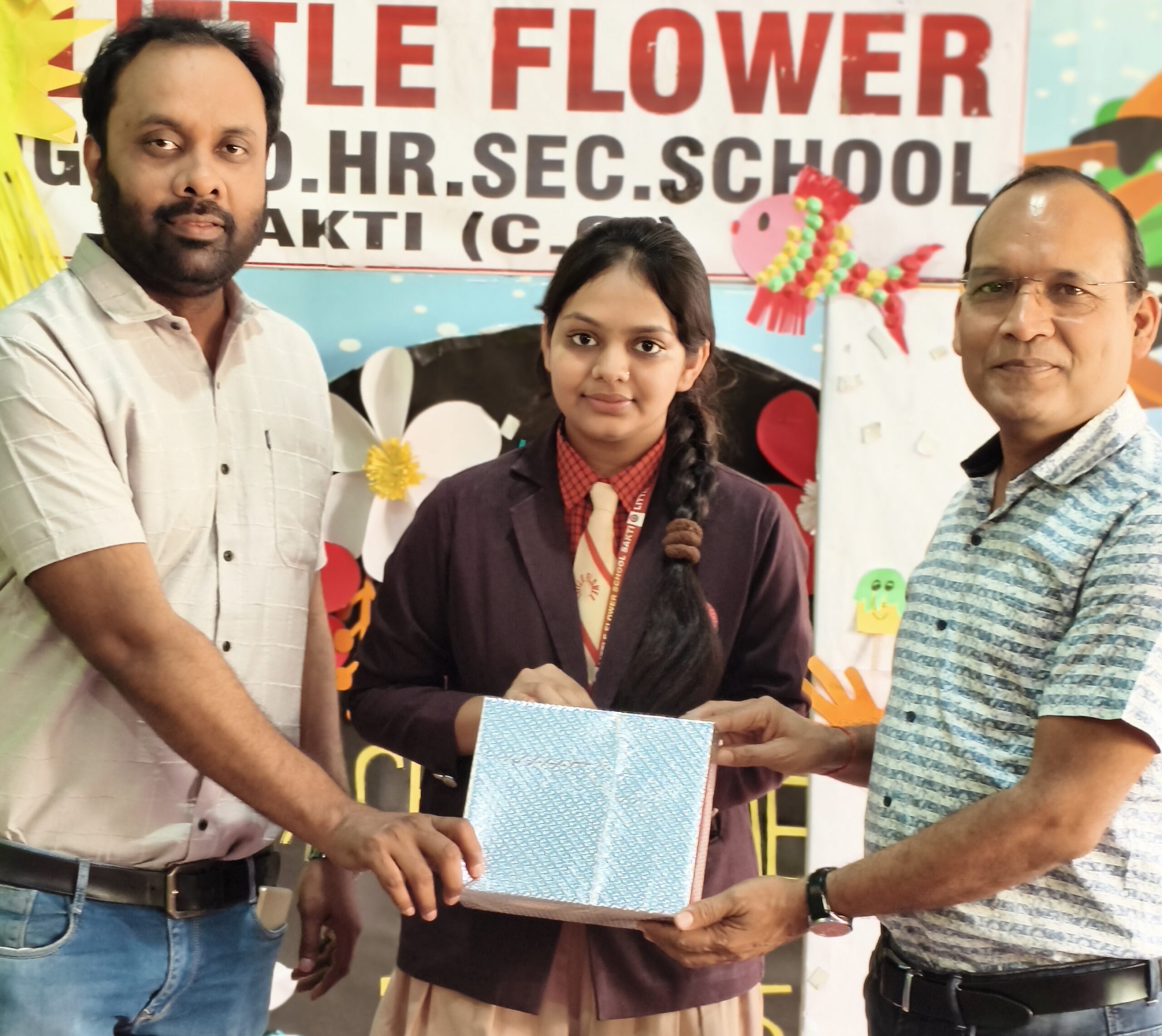 मेरिट सूची में लिटिल फ्लावर- सक्ती के लिटिल फ्लावर इंग्लिश मीडियम स्कूल के बच्चों का बोर्ड परीक्षाओं में शानदार प्रदर्शन, विद्यालय के दो विद्यार्थियों ने जिले की मेरिट सूची में बनाया स्थान. 12वीं के 100% बच्चे उत्तीर्ण, दसवीं में 28 में से 19 विद्यार्थियों ने 80% से अधिक अंक हासिल किया, बच्चों के उत्कृष्ट प्रदर्शन पर विद्यालय प्रबंधन ने दी बधाई मेरिट सूची में लिटिल फ्लावर- सक्ती के लिटिल फ्लावर इंग्लिश मीडियम स्कूल के बच्चों का बोर्ड परीक्षाओं में शानदार प्रदर्शन, विद्यालय के दो विद्यार्थियों ने जिले की मेरिट सूची में बनाया स्थान. 12वीं के 100% बच्चे उत्तीर्ण, दसवीं में 28 में से 19 विद्यार्थियों ने 80% से अधिक अंक हासिल किया, बच्चों के उत्कृष्ट प्रदर्शन पर विद्यालय प्रबंधन ने दी बधाई kshititech