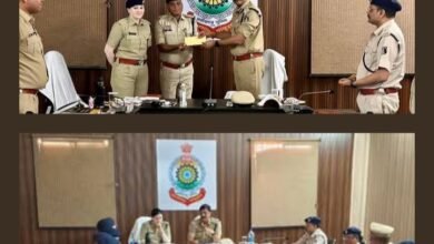 एसपी कार्यालय पहुंचे आईजी साहब- शक्ति जिले के पुलिस अधिकारियों के साथ बिलासपुर संभाग के आईजी साहब ने करी समीक्षा बैठक,नए कानून सहित पुलिस विभाग के कार्यों पर करी लंबी चर्चा, पुलिस की कार्यप्रणाली कैसे हो और दुरुस्त इस पर हुई समीक्षा, शक्ति जिला पुलिस की सक्रियता की करी IG साहब ने भी प्रशंसा, चंद्रपुर पुलिस ने फिर किया आबकारी का मामला दर्ज एसपी कार्यालय पहुंचे आईजी साहब- शक्ति जिले के पुलिस अधिकारियों के साथ बिलासपुर संभाग के आईजी साहब ने करी समीक्षा बैठक,नए कानून सहित पुलिस विभाग के कार्यों पर करी लंबी चर्चा, पुलिस की कार्यप्रणाली कैसे हो और दुरुस्त इस पर हुई समीक्षा, शक्ति जिला पुलिस की सक्रियता की करी IG साहब ने भी प्रशंसा, चंद्रपुर पुलिस ने फिर किया आबकारी का मामला दर्ज kshititech