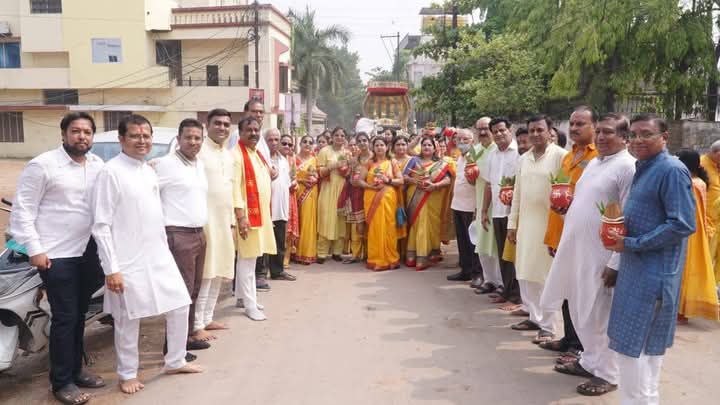 राधे राधे बोलो, चले आएंगे बिहारी- रायपुर में निकली श्रीमद् भागवत कथा की भव्य शोभायात्रा, राधे-राधे चले आओ के श्री घोष से गूंज उठा पूरा शहर, बाबा श्याम के मंदिर में भागवत कथा का हुआ शुभारंभ, बाबा श्याम के दरबार में श्रीमद् भागवत कथा सुनने उमड़ी धर्म प्रेमियों की भीड़ राधे राधे बोलो, चले आएंगे बिहारी- रायपुर में निकली श्रीमद् भागवत कथा की भव्य शोभायात्रा, राधे-राधे चले आओ के श्री घोष से गूंज उठा पूरा शहर, बाबा श्याम के मंदिर में भागवत कथा का हुआ शुभारंभ, बाबा श्याम के दरबार में श्रीमद् भागवत कथा सुनने उमड़ी धर्म प्रेमियों की भीड़ kshititech