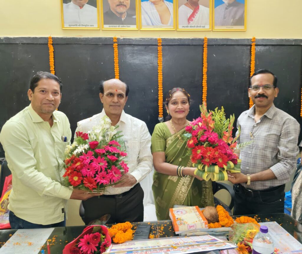 संवेदनशील जिला शिक्षा विभाग के मुखिया चंद्रा साहब-30 अप्रैल को सेवानिवृत्ति पर सक्ती जिले के डीईओ साहब को दी गई विदाई संवेदनशील जिला शिक्षा विभाग के मुखिया चंद्रा साहब-30 अप्रैल को सेवानिवृत्ति पर सक्ती जिले के डीईओ साहब को दी गई विदाई kshititech