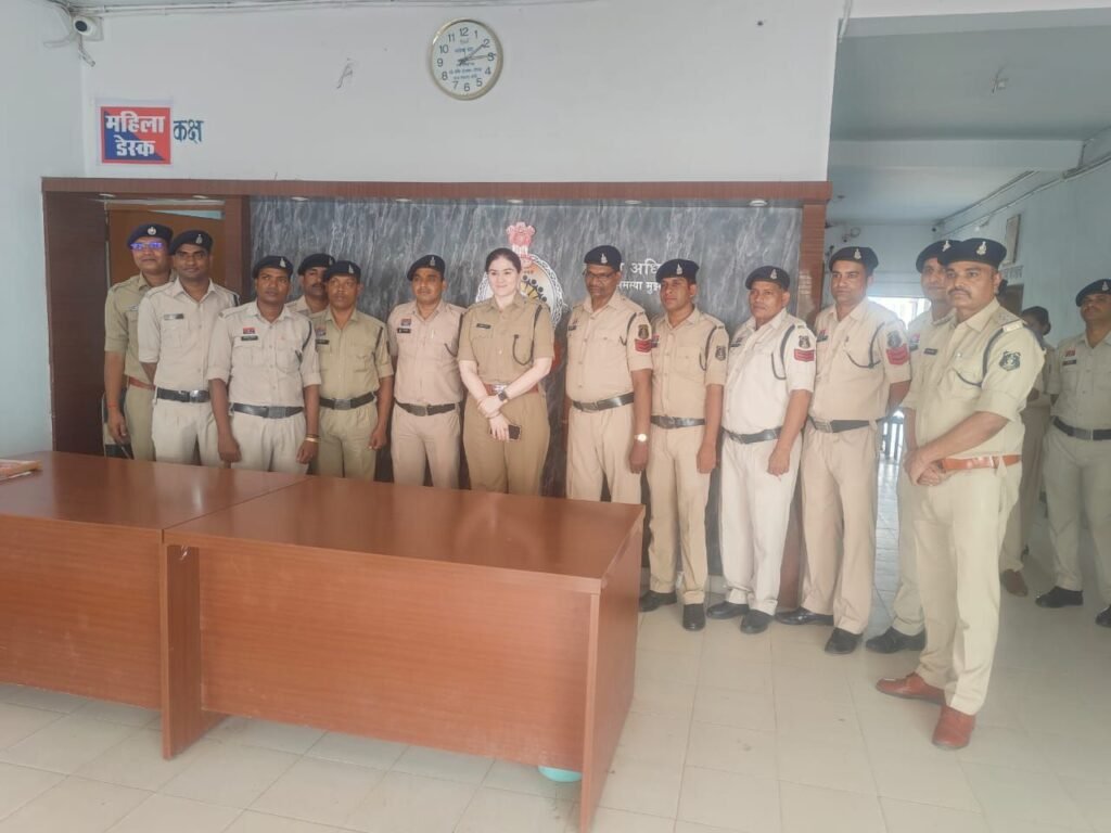 अपडेट हो रही पुलिस-पुलिस के कार्यों को दुरुस्त रखने SP अंकिता मैडम ने किया थानों का वार्षिक निरीक्षण,पुलिस थाना शक्ति पहुंची अंकिता शर्मा, मोटर व्हीकल एक्ट की कार्रवाई करने के दिए निर्देश, शक्ति जिले में नशीले सिरप के सौदागर चढ़े पुलिस के हत्थे kshititech