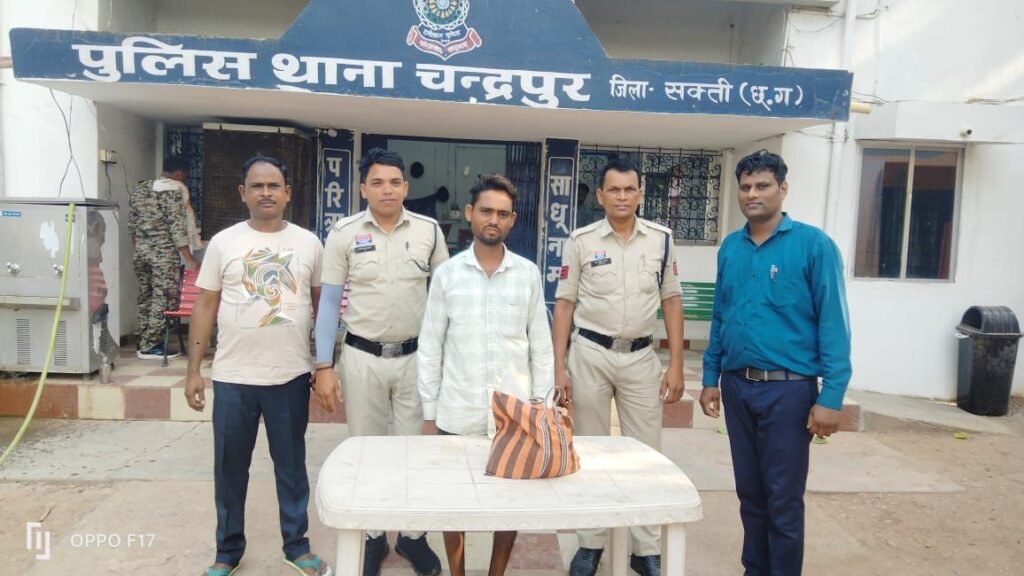 चंद्रपुर पुलिस की नशे के खिलाफ बड़ी कार्रवाई- अवैध रूप से रखी गई 14 लीटर महुआ शराब करी जब्त,आरोपी हुए गिरफ्तार, टीआई गगन वाजपेई ने कहा- पुलिस की कार्रवाई सतत रहेगी जारी, दो अलग-अलग आबकारी के मामले हुए दर्ज, एसपी अंकिता शर्मा के निर्देशन एवं पुलिस उच्चाधिकारियों के मार्गदर्शन में चंद्रपुर पुलिस सजग चंद्रपुर पुलिस की नशे के खिलाफ बड़ी कार्रवाई- अवैध रूप से रखी गई 14 लीटर महुआ शराब करी जब्त,आरोपी हुए गिरफ्तार, टीआई गगन वाजपेई ने कहा- पुलिस की कार्रवाई सतत रहेगी जारी, दो अलग-अलग आबकारी के मामले हुए दर्ज, एसपी अंकिता शर्मा के निर्देशन एवं पुलिस उच्चाधिकारियों के मार्गदर्शन में चंद्रपुर पुलिस सजग kshititech