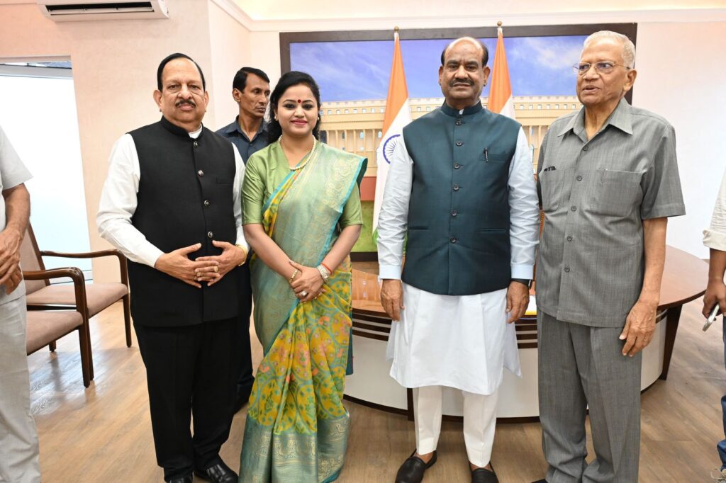 12 जून को खाटू पहुंचेंगे लोकसभा अध्यक्ष ओम बिरला- खाटू धाम के द्वितीय अलंकरण समारोह के लिए लोकसभा अध्यक्ष ओम बिरला को दिया गया आमंत्रण,अंतरराष्ट्रीय अग्रवाल सम्मेलन के अध्यक्ष राजकुमार मित्तल सहित संस्था के सदस्य पहुंचे लोकसभा अध्यक्ष के निवास, दिया कार्यक्रम का न्योता 12 जून को खाटू पहुंचेंगे लोकसभा अध्यक्ष ओम बिरला- खाटू धाम के द्वितीय अलंकरण समारोह के लिए लोकसभा अध्यक्ष ओम बिरला को दिया गया आमंत्रण,अंतरराष्ट्रीय अग्रवाल सम्मेलन के अध्यक्ष राजकुमार मित्तल सहित संस्था के सदस्य पहुंचे लोकसभा अध्यक्ष के निवास, दिया कार्यक्रम का न्योता kshititech