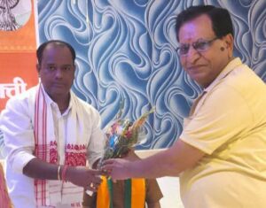 शक्ति में चुनावो के खर्च कम करने पर हुआ मंथन- लोकसभा के चुनाव में हो गया 1,35,000 हजार करोड रुपए का चुनावी खर्च, भाजपा नेताओं ने कहा- एक देश, एक चुनाव पर बनाए अपनी सहमति, देश पर भी पड़ेगा चुनाव के खर्चो का कम बोझ, शक्ति में संपन्न हुई एक राष्ट्र एक चुनाव पर संगोष्ठी, नेताओं सहित विभिन्न संस्था प्रमुखों ने भी दिए अपने सुझाव, एक राष्ट्र, एक चुनाव पर जनमत संग्रह के माध्यम से तैयार हो रही है अनुकूल परिस्थितिया शक्ति में चुनावो के खर्च कम करने पर हुआ मंथन- लोकसभा के चुनाव में हो गया 1,35,000 हजार करोड रुपए का चुनावी खर्च, भाजपा नेताओं ने कहा- एक देश, एक चुनाव पर बनाए अपनी सहमति, देश पर भी पड़ेगा चुनाव के खर्चो का कम बोझ, शक्ति में संपन्न हुई एक राष्ट्र एक चुनाव पर संगोष्ठी, नेताओं सहित विभिन्न संस्था प्रमुखों ने भी दिए अपने सुझाव, एक राष्ट्र, एक चुनाव पर जनमत संग्रह के माध्यम से तैयार हो रही है अनुकूल परिस्थितिया kshititech