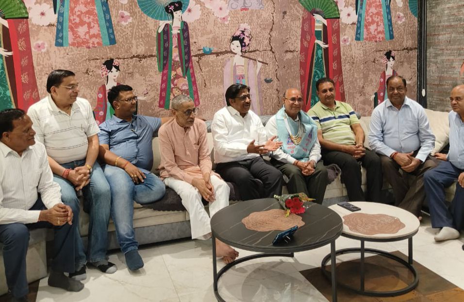 अब होगी वियतनाम की यात्रा-डेढ़ सौ अग्रवाल समाज के सदस्यों का प्रतिनिधिमंडल रवाना होगा वियतनाम की यात्रा पर, अग्रवाल संगठन ने बदला अपना तुर्कीस्थान यात्रा का फैसला, तुर्किस्तान के पाकिस्तान को साथ देने के कारण समाज बंधुओ ने बहिष्कार का लिया निर्णय, संगठन का निर्णय-तुर्कीस्थान की अर्थव्यवस्था को बढ़ाने की बजाय वहां की यात्राओं का किया जाएगा विरोध, यात्रा के संयोजक राजेंद्र अग्रवाल राजू एवं सहसंयोजक सुरेश मंगल के मार्गदर्शन में रवाना होगी यात्रा अब होगी वियतनाम की यात्रा-डेढ़ सौ अग्रवाल समाज के सदस्यों का प्रतिनिधिमंडल रवाना होगा वियतनाम की यात्रा पर, अग्रवाल संगठन ने बदला अपना तुर्कीस्थान यात्रा का फैसला, तुर्किस्तान के पाकिस्तान को साथ देने के कारण समाज बंधुओ ने बहिष्कार का लिया निर्णय, संगठन का निर्णय-तुर्कीस्थान की अर्थव्यवस्था को बढ़ाने की बजाय वहां की यात्राओं का किया जाएगा विरोध, यात्रा के संयोजक राजेंद्र अग्रवाल राजू एवं सहसंयोजक सुरेश मंगल के मार्गदर्शन में रवाना होगी यात्रा kshititech