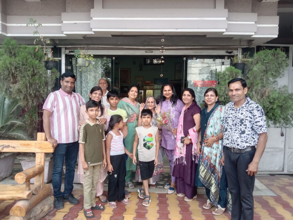 शक्ति में स्मार्ट ब्रेन प्रोग्राम के बच्चों की अद्भुत कला देख जिले के कलेक्टर, जिला पंचायत सीईओ, सांसद,नगर पालिका अध्यक्ष ने करी प्रशंशा, शहर के गिरिराज रेन बसेरा में 31 मई को आयोजित था स्मार्ट ब्रेन क्लास का पुरस्कार वितरण एवं प्रसिद्ध मोटीवेटर आरती खंडेलवाल का लव यू जिंदगी मोटिवेशनल प्रोग्राम शक्ति में स्मार्ट ब्रेन प्रोग्राम के बच्चों की अद्भुत कला देख जिले के कलेक्टर, जिला पंचायत सीईओ, सांसद,नगर पालिका अध्यक्ष ने करी प्रशंशा, शहर के गिरिराज रेन बसेरा में 31 मई को आयोजित था स्मार्ट ब्रेन क्लास का पुरस्कार वितरण एवं प्रसिद्ध मोटीवेटर आरती खंडेलवाल का लव यू जिंदगी मोटिवेशनल प्रोग्राम kshititech