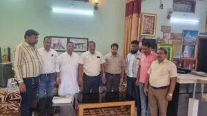 छत्तीसगढ़ जनर्लिस्ट वेलफेयर यूनियन सक्ती जिले ने कलेक्टर को सौपा राज्यपाल के नाम ज्ञापन, मामला स्वास्थ्य विभाग द्वारा पत्रकारों को लेकर जारी किए गए आदेश का, शक्ति जिला इकाई की बैठक हुई संपन्न, अहमदाबाद के विमान हादसे एवं उत्तराखंड के हेलीकॉप्टर हादसे के मृतकों को यूनियन परिवार ने दी श्रद्धांजलि, यूनियन के सदस्यों ने करी शक्ति थाने के नव पदस्थ थाना प्रभारी से मुलाकात छत्तीसगढ़ जनर्लिस्ट वेलफेयर यूनियन सक्ती जिले ने कलेक्टर को सौपा राज्यपाल के नाम ज्ञापन, मामला स्वास्थ्य विभाग द्वारा पत्रकारों को लेकर जारी किए गए आदेश का, शक्ति जिला इकाई की बैठक हुई संपन्न, अहमदाबाद के विमान हादसे एवं उत्तराखंड के हेलीकॉप्टर हादसे के मृतकों को यूनियन परिवार ने दी श्रद्धांजलि, यूनियन के सदस्यों ने करी शक्ति थाने के नव पदस्थ थाना प्रभारी से मुलाकात kshititech