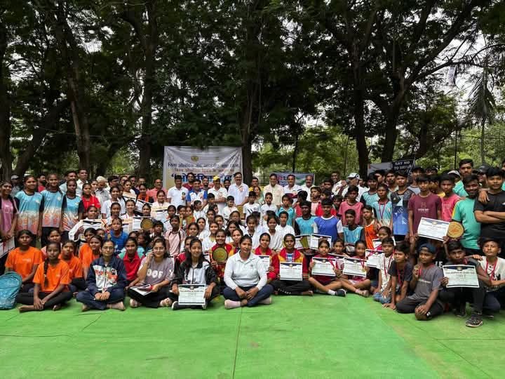 ओलंपिक डे पर हुए आयोजन- फिट रहो,हिट रहो-23 जून को जांजगीर में ओलंपिक दिवस पर हुई सद्भावना दौड़,खोखरा की ऋतु व पामगढ़ के चंद्रप्रकाश रहे अव्वल,जिले भर के खेल प्रशिक्षकों, समाज सेवियों और खिलाड़ियों को जिला ओलंपिक संघ ने किया सम्मानित, ओलंपिक दिवस को लेकर दिखा खिलाड़ियों में जुनून ओलंपिक डे पर हुए आयोजन- फिट रहो,हिट रहो-23 जून को जांजगीर में ओलंपिक दिवस पर हुई सद्भावना दौड़,खोखरा की ऋतु व पामगढ़ के चंद्रप्रकाश रहे अव्वल,जिले भर के खेल प्रशिक्षकों, समाज सेवियों और खिलाड़ियों को जिला ओलंपिक संघ ने किया सम्मानित, ओलंपिक दिवस को लेकर दिखा खिलाड़ियों में जुनून kshititech