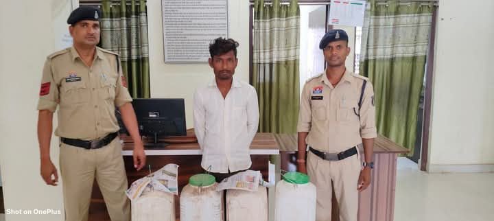 हसौद थाने के TI नरेंद्र यादव की अब तक की बड़ी कार्रवाई,आरोपी से जप्त की 60 लीटर अवैध महुआ शराब,हसौद थाना क्षेत्र में लगातार दर्ज हो रहे हैं आबकारी के मामले,भाई ने ही भाई को उतार दिया पैसे के बंटवारे को लेकर मौत के घाट,बाराद्वार पुलिस ने लिया हिरासत में हसौद थाने के TI नरेंद्र यादव की अब तक की बड़ी कार्रवाई,आरोपी से जप्त की 60 लीटर अवैध महुआ शराब,हसौद थाना क्षेत्र में लगातार दर्ज हो रहे हैं आबकारी के मामले,भाई ने ही भाई को उतार दिया पैसे के बंटवारे को लेकर मौत के घाट,बाराद्वार पुलिस ने लिया हिरासत में kshititech