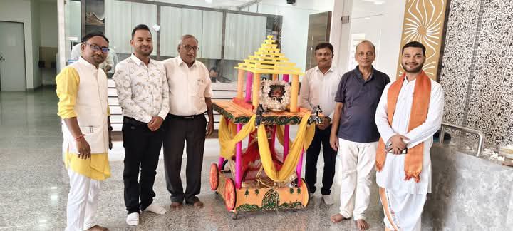 चंद्रहासिनी विद्यापीठ में हुआ रथ यात्रा उत्सव कार्यक्रम का आयोजन, सांस्कृतिक परंपराओं का भी बखूबी निर्वहन कर रहा विद्यालय प्रबंधन, जगन्नाथ महाप्रभु की पूजा अर्चना के साथ प्रसाद का भी हुआ वितरण चंद्रहासिनी विद्यापीठ में हुआ रथ यात्रा उत्सव कार्यक्रम का आयोजन, सांस्कृतिक परंपराओं का भी बखूबी निर्वहन कर रहा विद्यालय प्रबंधन, जगन्नाथ महाप्रभु की पूजा अर्चना के साथ प्रसाद का भी हुआ वितरण kshititech