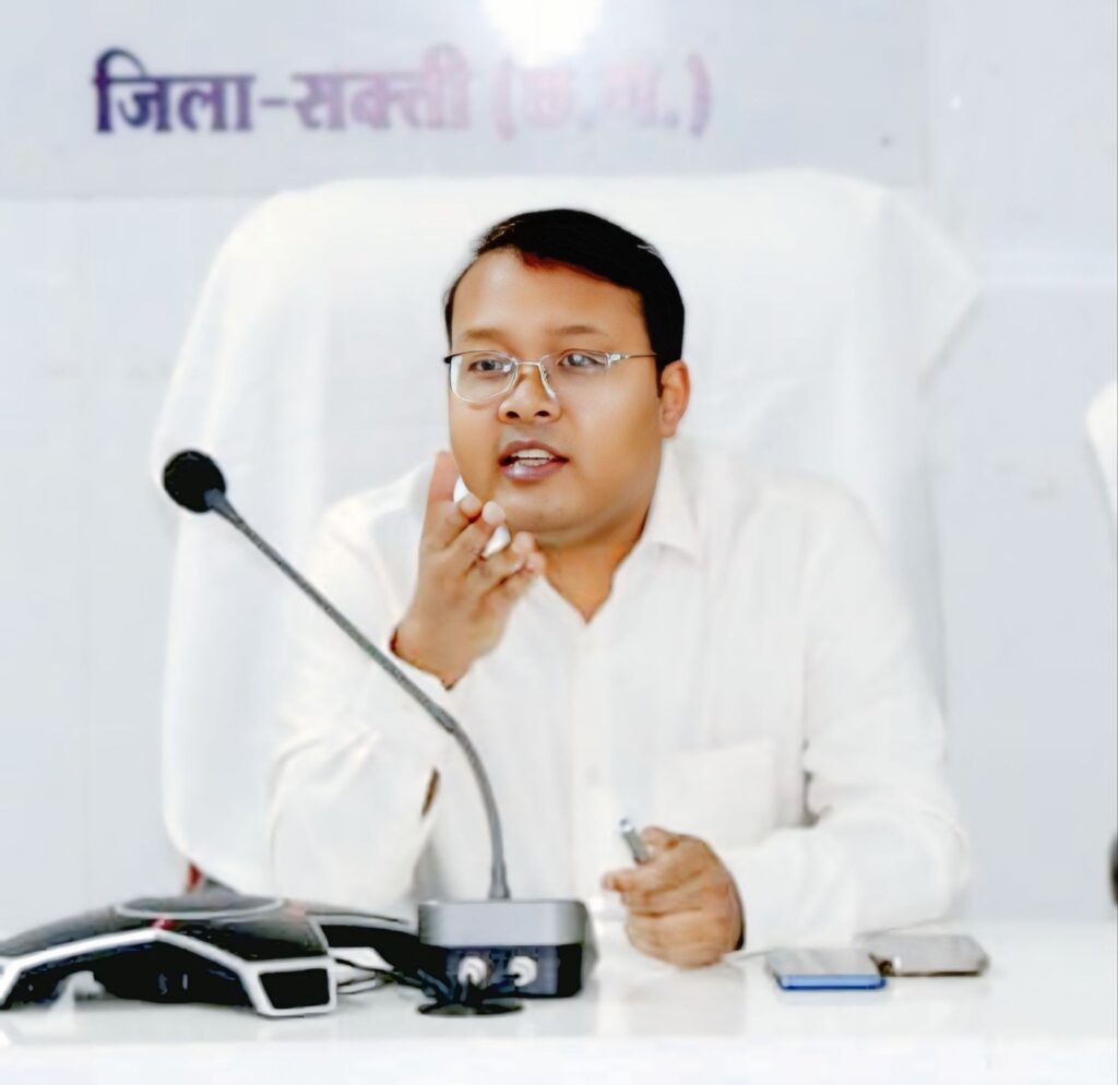 अवैध माइनिंग पर शिकंजा-शक्ति जिले में अवैध खनिज उत्खनन को लेकर सख्त नजर आए कलेक्टर साहब, समय सीमा की बैठक में माइनिंग अधिकारियों को दिए कड़े निर्देश,जन दर्शन में सुनी लोगों की समस्याएं, खेल अलंकरण सम्मान से नवाजे जाएंगे शक्ति जिले के खिलाड़ी, सरकार का धरती आबा कार्यक्रम उतरेगा जमीन पर अवैध माइनिंग पर शिकंजा-शक्ति जिले में अवैध खनिज उत्खनन को लेकर सख्त नजर आए कलेक्टर साहब, समय सीमा की बैठक में माइनिंग अधिकारियों को दिए कड़े निर्देश,जन दर्शन में सुनी लोगों की समस्याएं, खेल अलंकरण सम्मान से नवाजे जाएंगे शक्ति जिले के खिलाड़ी, सरकार का धरती आबा कार्यक्रम उतरेगा जमीन पर kshititech