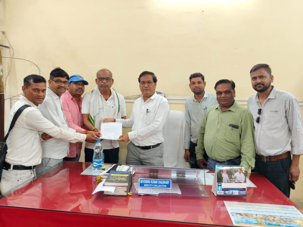 आदेश पर लगी रोक- जनर्लिस्ट वेलफेयर यूनियन के विरोध के बाद आखिरकार स्वास्थ्य विभाग को लगानी पड़ी अपने आदेश पर रोक,प्रदेश के स्वास्थ्य मंत्री श्याम बिहारी जायसवाल ने एक भेंटवार्ता में कहा-मीडिया की स्वतंत्रता का हनन करना शासन की मंशा नहीं, 18 जून को सभी जिलों में यूनियन के प्रदेश अध्यक्ष अमित गौतम के नेतृत्व में हुआ था विरोध प्रदर्शन आदेश पर लगी रोक- जनर्लिस्ट वेलफेयर यूनियन के विरोध के बाद आखिरकार स्वास्थ्य विभाग को लगानी पड़ी अपने आदेश पर रोक,प्रदेश के स्वास्थ्य मंत्री श्याम बिहारी जायसवाल ने एक भेंटवार्ता में कहा-मीडिया की स्वतंत्रता का हनन करना शासन की मंशा नहीं, 18 जून को सभी जिलों में यूनियन के प्रदेश अध्यक्ष अमित गौतम के नेतृत्व में हुआ था विरोध प्रदर्शन kshititech