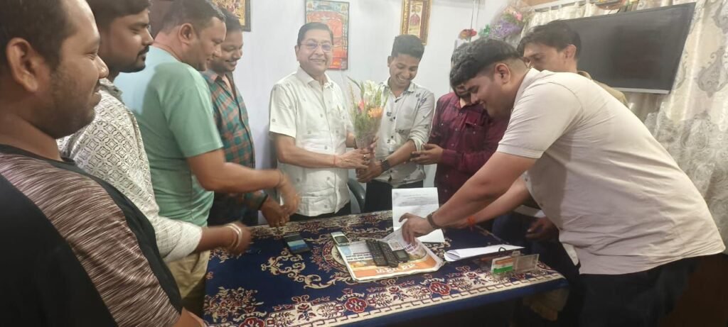 देवांगन युवा संगठन शक्ति की मांग पर शहर के गणेश बांध तालाब को किया गया माता परमेश्वरी देवी तालाब के नाम पर नामकरण एवं शनि मंदिर के बगल में तालाब के पार में होगी माता परमेश्वरी देवी उद्यान की स्थापना, साथ ही परमेश्वरी देवी मंदिर का भी होगा निर्माण, देवांगन युवा संगठन ने नगर पालिका अध्यक्ष श्यामसुंदर अग्रवाल से करी थी मांग, स्वीकृति मिलने पर किया हर्ष व्यक्त, देवांगन समाज के जिला अध्यक्ष गोविंद देवांगन ने दी जानकारी देवांगन युवा संगठन शक्ति की मांग पर शहर के गणेश बांध तालाब को किया गया माता परमेश्वरी देवी तालाब के नाम पर नामकरण एवं शनि मंदिर के बगल में तालाब के पार में होगी माता परमेश्वरी देवी उद्यान की स्थापना, साथ ही परमेश्वरी देवी मंदिर का भी होगा निर्माण, देवांगन युवा संगठन ने नगर पालिका अध्यक्ष श्यामसुंदर अग्रवाल से करी थी मांग, स्वीकृति मिलने पर किया हर्ष व्यक्त, देवांगन समाज के जिला अध्यक्ष गोविंद देवांगन ने दी जानकारी kshititech
