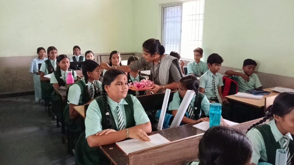 शिक्षा के प्रति बच्चों की उत्सुकता- सर्वोदय पब्लिक स्कूल चंद्रपुर में 19 जून को संपन्न हुआ नए सत्र का शाला प्रवेश उत्सव कार्यक्रम, बच्चों का तिलक लगाकर किया गया स्वागत, प्रकृति की रिमझिम फुहारो के बावजूद स्कूल पहुंचे विद्यार्थी, शक्ति जिले का पहला छात्रावास युक्त CBSE विद्यालय है सर्वोदय पब्लिक स्कूल शिक्षा के प्रति बच्चों की उत्सुकता- सर्वोदय पब्लिक स्कूल चंद्रपुर में 19 जून को संपन्न हुआ नए सत्र का शाला प्रवेश उत्सव कार्यक्रम, बच्चों का तिलक लगाकर किया गया स्वागत, प्रकृति की रिमझिम फुहारो के बावजूद स्कूल पहुंचे विद्यार्थी, शक्ति जिले का पहला छात्रावास युक्त CBSE विद्यालय है सर्वोदय पब्लिक स्कूल kshititech