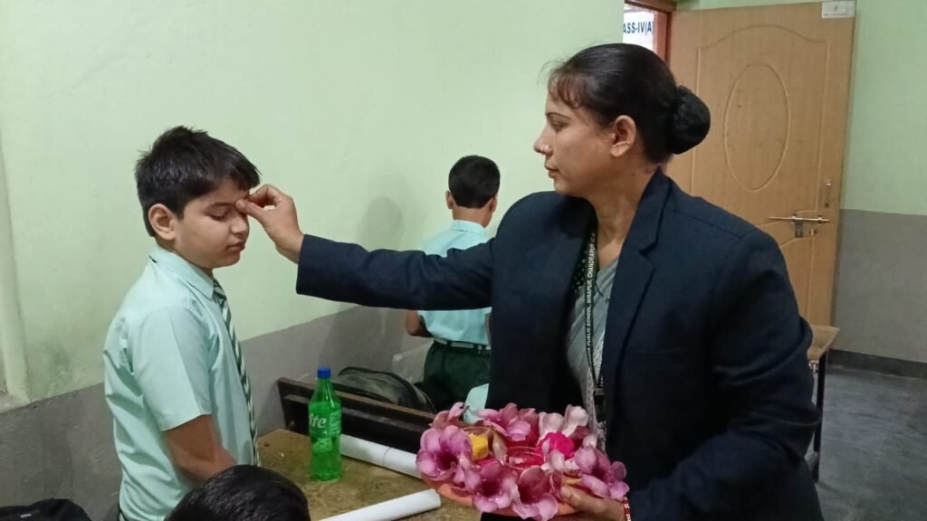 शिक्षा के प्रति बच्चों की उत्सुकता- सर्वोदय पब्लिक स्कूल चंद्रपुर में 19 जून को संपन्न हुआ नए सत्र का शाला प्रवेश उत्सव कार्यक्रम, बच्चों का तिलक लगाकर किया गया स्वागत, प्रकृति की रिमझिम फुहारो के बावजूद स्कूल पहुंचे विद्यार्थी, शक्ति जिले का पहला छात्रावास युक्त CBSE विद्यालय है सर्वोदय पब्लिक स्कूल शिक्षा के प्रति बच्चों की उत्सुकता- सर्वोदय पब्लिक स्कूल चंद्रपुर में 19 जून को संपन्न हुआ नए सत्र का शाला प्रवेश उत्सव कार्यक्रम, बच्चों का तिलक लगाकर किया गया स्वागत, प्रकृति की रिमझिम फुहारो के बावजूद स्कूल पहुंचे विद्यार्थी, शक्ति जिले का पहला छात्रावास युक्त CBSE विद्यालय है सर्वोदय पब्लिक स्कूल kshititech