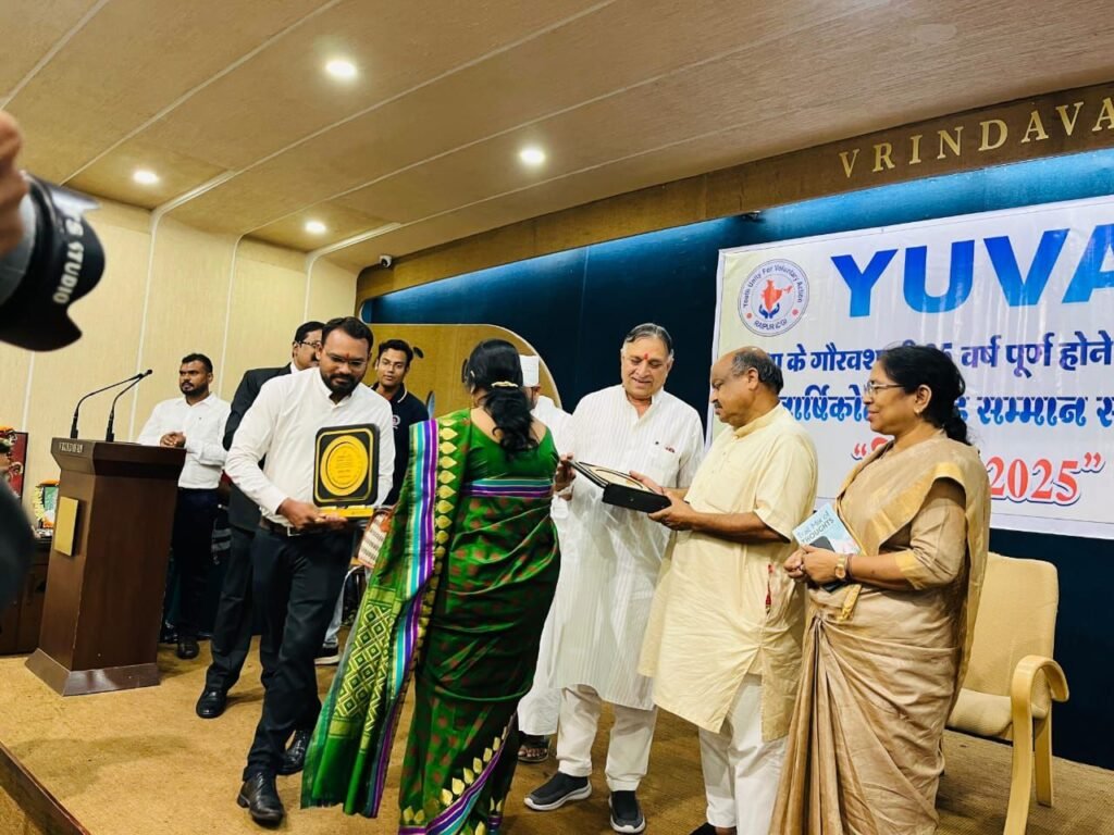 शिखर सम्मान-राजधानी की सामाजिक एवं साहित्यिक संस्था वक्ता मंच शिखर सम्मान 2025 से हुई सम्मानित, तीन दशकों से सतत गतिशील है वक्ता मंच, सामाजिक कार्यों के साथ-साथ प्रदेश की प्रतिभाओं को उचित मंच पर लाकर सम्मानित करने का भी कार्य करता है वक्ता मंच शिखर सम्मान-राजधानी की सामाजिक एवं साहित्यिक संस्था वक्ता मंच शिखर सम्मान 2025 से हुई सम्मानित, तीन दशकों से सतत गतिशील है वक्ता मंच, सामाजिक कार्यों के साथ-साथ प्रदेश की प्रतिभाओं को उचित मंच पर लाकर सम्मानित करने का भी कार्य करता है वक्ता मंच kshititech