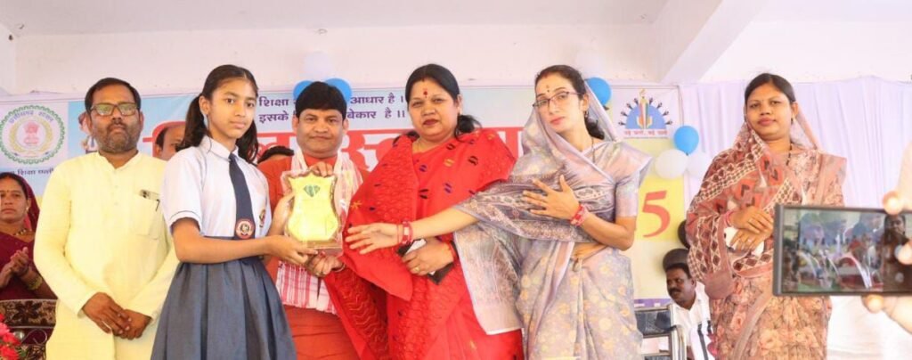 सावधान- आपके मोहल्ले में बांग्लादेशी घुसपैठी या संदिग्ध व्यक्ति की तत्काल करें गृह मंत्री को सूचना, होम मिनिस्टर विजय शर्मा ने जारी किया टोल फ्री नंबर, शक्ति जिले के नगरदा में हुआ जिला स्तरीय शाला प्रवेश उत्सव कार्यक्रम, भारत निर्वाचन आयोग सैकड़ो अप्रमाणित राजनैतिक दलों को सूची से करेगा बाहर सावधान- आपके मोहल्ले में बांग्लादेशी घुसपैठी या संदिग्ध व्यक्ति की तत्काल करें गृह मंत्री को सूचना, होम मिनिस्टर विजय शर्मा ने जारी किया टोल फ्री नंबर, शक्ति जिले के नगरदा में हुआ जिला स्तरीय शाला प्रवेश उत्सव कार्यक्रम, भारत निर्वाचन आयोग सैकड़ो अप्रमाणित राजनैतिक दलों को सूची से करेगा बाहर kshititech