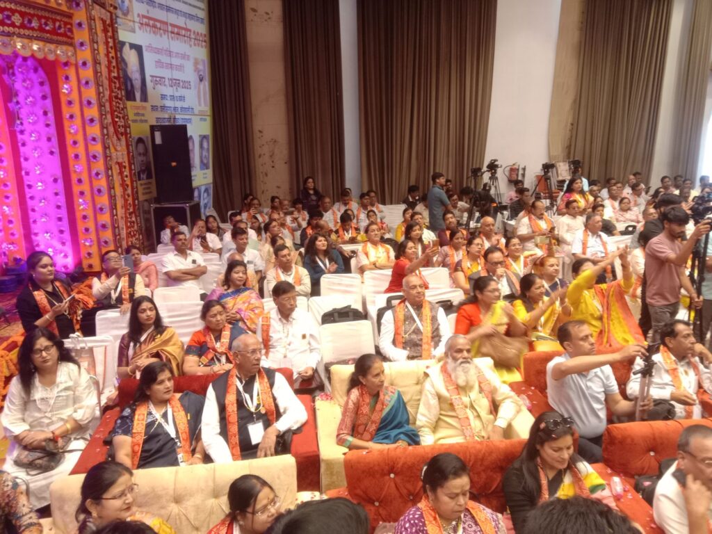 ऐतिहासिक अद्भूतिय रहा खाटू धाम का अग्र विभूति अलंकरण समारोह-37 विभूतियो सहित 48 समाज बंधुओ को अग्र गौरव सम्मान से किया गया सम्मानित, यूपीएससी में सफलता अर्जित करने वाले विद्यार्थियों को भी किया गया सम्मानित,सांसद बृजमोहन अग्रवाल ने कहा- अग्र समाज की पूरे विश्व में है दानवीर समाज के रूप में पहचान,हमें अपने बच्चों को और संस्कारिक बनाने की आवश्यकता, अंतर्राष्ट्रीय अग्रवाल सम्मेलन की राष्ट्रीय कार्यकारिणी की बैठक में हुए विभिन्न निर्णय,मथुरा महानगर एवम जिला इकाई के आतिथ्य में हुआ समारोह ऐतिहासिक अद्भूतिय रहा खाटू धाम का अग्र विभूति अलंकरण समारोह-37 विभूतियो सहित 48 समाज बंधुओ को अग्र गौरव सम्मान से किया गया सम्मानित, यूपीएससी में सफलता अर्जित करने वाले विद्यार्थियों को भी किया गया सम्मानित,सांसद बृजमोहन अग्रवाल ने कहा- अग्र समाज की पूरे विश्व में है दानवीर समाज के रूप में पहचान,हमें अपने बच्चों को और संस्कारिक बनाने की आवश्यकता, अंतर्राष्ट्रीय अग्रवाल सम्मेलन की राष्ट्रीय कार्यकारिणी की बैठक में हुए विभिन्न निर्णय,मथुरा महानगर एवम जिला इकाई के आतिथ्य में हुआ समारोह kshititech