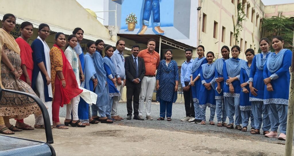 शक्ति के गुंजन एजुकेशन सेंटर में कैरियर गाइडेंस को लेकर शिक्षकों की ट्रेनिंग का कार्यक्रम हुआ संपन्न, विद्यालय के डायरेक्टर नितिन सोनी ने ट्रेनर एवं सभी प्रतिभागियों का किया आभार व्यक्त, विभिन्न सत्रों के माध्यम से प्रतिभागियो को किया गया प्रशिक्षित शक्ति के गुंजन एजुकेशन सेंटर में कैरियर गाइडेंस को लेकर शिक्षकों की ट्रेनिंग का कार्यक्रम हुआ संपन्न, विद्यालय के डायरेक्टर नितिन सोनी ने ट्रेनर एवं सभी प्रतिभागियों का किया आभार व्यक्त, विभिन्न सत्रों के माध्यम से प्रतिभागियो को किया गया प्रशिक्षित kshititech