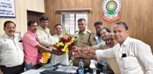 छत्तीसगढ़ जनर्लिस्ट वेलफेयर यूनियन सक्ती जिले ने कलेक्टर को सौपा राज्यपाल के नाम ज्ञापन, मामला स्वास्थ्य विभाग द्वारा पत्रकारों को लेकर जारी किए गए आदेश का, शक्ति जिला इकाई की बैठक हुई संपन्न, अहमदाबाद के विमान हादसे एवं उत्तराखंड के हेलीकॉप्टर हादसे के मृतकों को यूनियन परिवार ने दी श्रद्धांजलि, यूनियन के सदस्यों ने करी शक्ति थाने के नव पदस्थ थाना प्रभारी से मुलाकात छत्तीसगढ़ जनर्लिस्ट वेलफेयर यूनियन सक्ती जिले ने कलेक्टर को सौपा राज्यपाल के नाम ज्ञापन, मामला स्वास्थ्य विभाग द्वारा पत्रकारों को लेकर जारी किए गए आदेश का, शक्ति जिला इकाई की बैठक हुई संपन्न, अहमदाबाद के विमान हादसे एवं उत्तराखंड के हेलीकॉप्टर हादसे के मृतकों को यूनियन परिवार ने दी श्रद्धांजलि, यूनियन के सदस्यों ने करी शक्ति थाने के नव पदस्थ थाना प्रभारी से मुलाकात kshititech