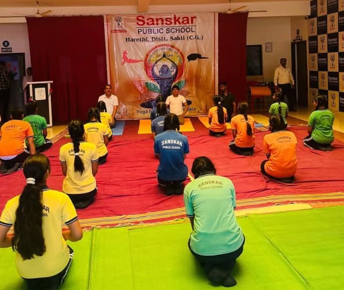 शक्ति के संस्कार पब्लिक स्कूल में योगा डे पर हुआ विभिन्न कार्यक्रमों का आयोजन, योगाभ्यास सहित बच्चों के बीच योग जागरूकता को लेकर संपन्न हुई विभिन्न प्रतिस्पर्धाएं, स्कूली बच्चों में योग के प्रति दिखा जुनून, विद्यालय में नियमित योगाभ्यास के होते हैं आयोजन शक्ति के संस्कार पब्लिक स्कूल में योगा डे पर हुआ विभिन्न कार्यक्रमों का आयोजन, योगाभ्यास सहित बच्चों के बीच योग जागरूकता को लेकर संपन्न हुई विभिन्न प्रतिस्पर्धाएं, स्कूली बच्चों में योग के प्रति दिखा जुनून, विद्यालय में नियमित योगाभ्यास के होते हैं आयोजन kshititech