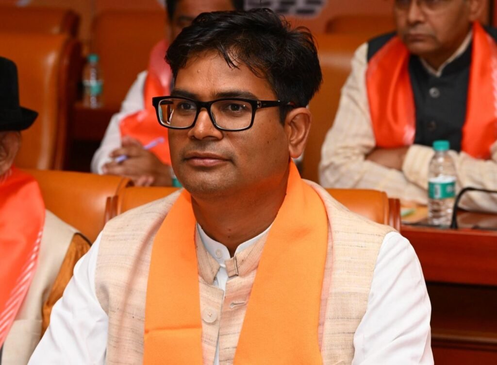 ओ पी की PC- इंदिरा गांधी ने प्रधानमंत्री बने रहने के लिए लोकतंत्र की करी हत्या, पूरे देश में लगाया था आपातकाल-ओ पी चौधरी (वित्त मंत्री),जांजगीर में 24 जून को पत्रकार वार्ता को संबोधित कर रहे थे प्रदेश के वित्त मंत्री चौधरी, चौधरी ने कहा-आपातकाल में डेढ़ लाख कार्यकर्ताओं को जेलो में ठूंसा गया, मीडिया की स्वतंत्रता का भी किया गया हनन ओ पी की PC- इंदिरा गांधी ने प्रधानमंत्री बने रहने के लिए लोकतंत्र की करी हत्या, पूरे देश में लगाया था आपातकाल-ओ पी चौधरी (वित्त मंत्री),जांजगीर में 24 जून को पत्रकार वार्ता को संबोधित कर रहे थे प्रदेश के वित्त मंत्री चौधरी, चौधरी ने कहा-आपातकाल में डेढ़ लाख कार्यकर्ताओं को जेलो में ठूंसा गया, मीडिया की स्वतंत्रता का भी किया गया हनन kshititech