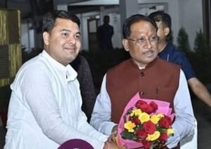09 लाख रुपये नहीं लेंगे कमल- कमाल कर दिया कमल ने, जन प्रतिनिधि हो तो कमल जैसा, अगर सांसद/ विधायक भी यही सोच रखें तो देश आर्थिक रूप से हो जाएगा मजबूत, जिला पंचायत उपाध्यक्ष कमल पटेल ने मानदेय राशि त्याग करने की करी बड़ी घोषणा, कमल ने कहा-पेशे से हूं वकील, वकालत से होने वाली आमदनी से चल जाता है मेरा खर्चा, पूरे शक्ति जिले में हो रही कमल के इस निर्णय की प्रशंसा 09 लाख रुपये नहीं लेंगे कमल- कमाल कर दिया कमल ने, जन प्रतिनिधि हो तो कमल जैसा, अगर सांसद/ विधायक भी यही सोच रखें तो देश आर्थिक रूप से हो जाएगा मजबूत, जिला पंचायत उपाध्यक्ष कमल पटेल ने मानदेय राशि त्याग करने की करी बड़ी घोषणा, कमल ने कहा-पेशे से हूं वकील, वकालत से होने वाली आमदनी से चल जाता है मेरा खर्चा, पूरे शक्ति जिले में हो रही कमल के इस निर्णय की प्रशंसा kshititech