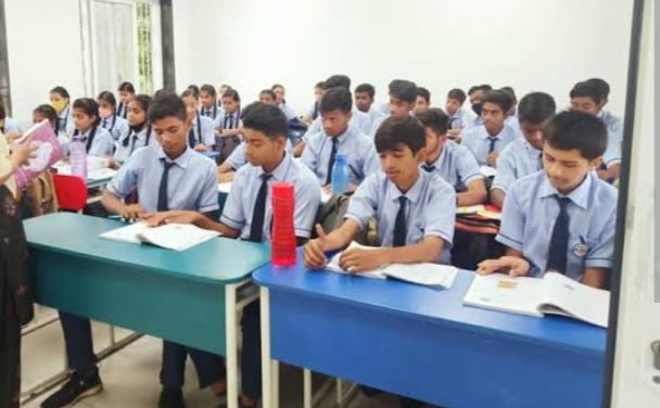 शक्ति के कसेर पारा स्थित स्वामी आत्मानंद स्कूल में नगर पालिका अध्यक्ष श्यामसुंदर अग्रवाल ने अपने व्यय पर विद्यालय को उपलब्ध करवाया कॉमर्स का शिक्षक, शिक्षा विभाग ने कॉमर्स वाणिज्य संकाय के लिए नियुक्ति ही नहीं की है शिक्षकों की, बच्चों का नहीं हो रहा था एडमिशन, नगर पालिका अध्यक्ष की इस पहल पर अभिभावकों ने किया धन्यवाद शक्ति के कसेर पारा स्थित स्वामी आत्मानंद स्कूल में नगर पालिका अध्यक्ष श्यामसुंदर अग्रवाल ने अपने व्यय पर विद्यालय को उपलब्ध करवाया कॉमर्स का शिक्षक, शिक्षा विभाग ने कॉमर्स वाणिज्य संकाय के लिए नियुक्ति ही नहीं की है शिक्षकों की, बच्चों का नहीं हो रहा था एडमिशन, नगर पालिका अध्यक्ष की इस पहल पर अभिभावकों ने किया धन्यवाद kshititech