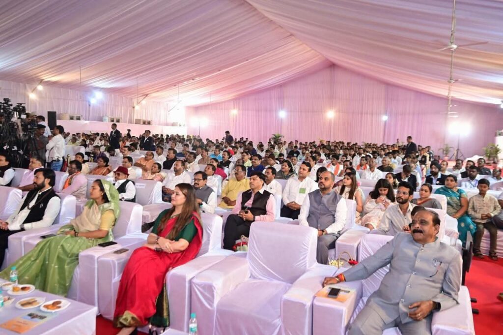 सांसद जी की सक्रियता- राजधानी रायपुर में आयोजित उत्कृष्टता अलंकरण समारोह में शामिल हुई जांजगीर चांपा लोकसभा सांसद कमलेश जांगड़े,सांसद जी ने भी दी सभी सम्मानित होने वाली विभूतियों को बधाई, राज्य की अलग-अलग क्षेत्र में काम करने वाली विभूतियो को किया गया सम्मानित, राज्यपाल, मुख्यमंत्री, स्पीकर सहित दिग्गज हस्तियां रही मौजूद सांसद जी की सक्रियता- राजधानी रायपुर में आयोजित उत्कृष्टता अलंकरण समारोह में शामिल हुई जांजगीर चांपा लोकसभा सांसद कमलेश जांगड़े,सांसद जी ने भी दी सभी सम्मानित होने वाली विभूतियों को बधाई, राज्य की अलग-अलग क्षेत्र में काम करने वाली विभूतियो को किया गया सम्मानित, राज्यपाल, मुख्यमंत्री, स्पीकर सहित दिग्गज हस्तियां रही मौजूद kshititech