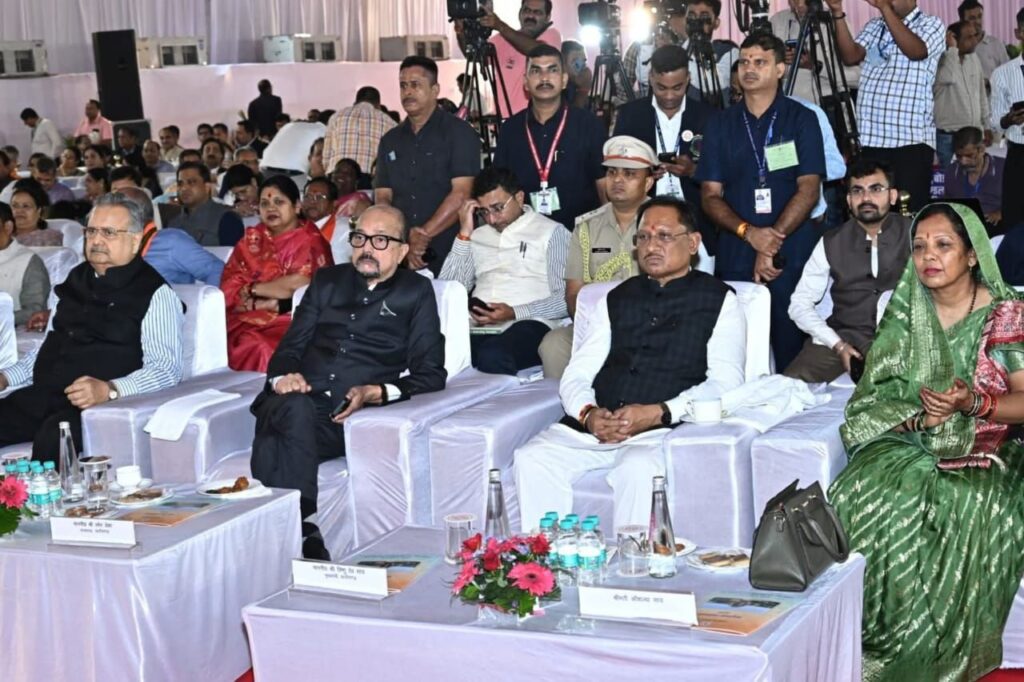 सांसद जी की सक्रियता- राजधानी रायपुर में आयोजित उत्कृष्टता अलंकरण समारोह में शामिल हुई जांजगीर चांपा लोकसभा सांसद कमलेश जांगड़े,सांसद जी ने भी दी सभी सम्मानित होने वाली विभूतियों को बधाई, राज्य की अलग-अलग क्षेत्र में काम करने वाली विभूतियो को किया गया सम्मानित, राज्यपाल, मुख्यमंत्री, स्पीकर सहित दिग्गज हस्तियां रही मौजूद सांसद जी की सक्रियता- राजधानी रायपुर में आयोजित उत्कृष्टता अलंकरण समारोह में शामिल हुई जांजगीर चांपा लोकसभा सांसद कमलेश जांगड़े,सांसद जी ने भी दी सभी सम्मानित होने वाली विभूतियों को बधाई, राज्य की अलग-अलग क्षेत्र में काम करने वाली विभूतियो को किया गया सम्मानित, राज्यपाल, मुख्यमंत्री, स्पीकर सहित दिग्गज हस्तियां रही मौजूद kshititech