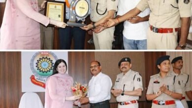 रिटायरमेंट पर चेहरे पर देखी भावुकता- 30 जून को शक्ति जिला पुलिस के चार अधिकारी- कर्मचारियों का हुआ रिटायरमेंट, पुलिस की मुखिया अंकिता ने कहा- आपकी सेवाएं विभाग के लिए अमूल्य, सदैव हम रहेंगे आपके साथ,SP ऑफिस में हुआ विदाई समारोह का आयोजन, एसपी अंकिता, एडिशनल एसपी हरीश यादव, डीएसपी मनीष कंवर एवं अंजली गुप्ता भी रहे मौजूद रिटायरमेंट पर चेहरे पर देखी भावुकता- 30 जून को शक्ति जिला पुलिस के चार अधिकारी- कर्मचारियों का हुआ रिटायरमेंट, पुलिस की मुखिया अंकिता ने कहा- आपकी सेवाएं विभाग के लिए अमूल्य, सदैव हम रहेंगे आपके साथ,SP ऑफिस में हुआ विदाई समारोह का आयोजन, एसपी अंकिता, एडिशनल एसपी हरीश यादव, डीएसपी मनीष कंवर एवं अंजली गुप्ता भी रहे मौजूद kshititech