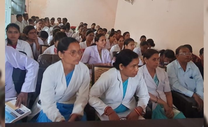 स्वास्थ्य सेवाओं को दुरुस्त करने जुटी CMHO मैडम- शक्ति जिले की हेल्थ डिपार्टमेंट की मुखिया पूजा ने ली विकासखंड हेल्थ ऑफिसर्स की बैठक, स्वास्थ्य सेवाओं को लेकर दिए निर्देश,कहा आयुष्मान कार्ड बनाने लाये तेजी, शक्ति कलेक्टर टोपनो साहब के निर्देशन में शक्ति जिला स्वास्थ्य सुविधाओं में है प्रदेश में अग्रणी, सरकारी अस्पतालों का निरीक्षण भी किया सीएमएचओ मैडम ने kshititech