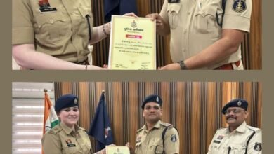 शक्ति जिले के थाना प्रभारियो का SP मैडम ने किया प्रशस्ति पत्र देकर सम्मान, शक्ति थाना प्रभारी अनवर अली भी हुए सम्मानित, एडिशनल एसपी हरीश यादव भी रहे मौजूद, शक्ति जिले का पुलिस महकमा अनुशासन के मामले में पूरे प्रदेश में है अग्रणी, शक्ति जिले के विभिन्न थाना&nbsp; प्रभारियो को मिला यह सम्मान kshititech