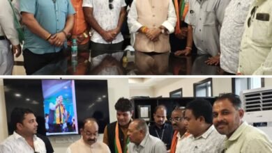 पार्षदों की हुई मंत्री जी से मुलाकात- नगर पालिका शक्ति के भाजपा पार्षदों ने नगरीय प्रशासन मंत्री अरुण साव से करी मुलाकात, पूर्व मंत्री मेधाराम साहू के नेतृत्व में मिले पार्षद, पूर्व मंडल महामंत्री गोविंद देवांगन ने कहा- मंत्री जी से शहर विकास के लिए हुई चर्चा, मंत्री अरुण साव ने भी करा भाजपा पार्षदों का आत्मीय स्वागत kshititech