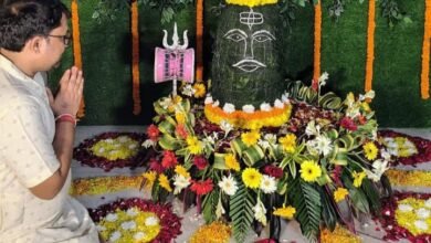 शक्ति के श्री राधा कृष्ण मंदिर में सावन की शिवरात्रि पर्व पर धर्म प्रेमी रवि बंसल ने किया बाबा भोलेनाथ का अद्भुत श्रंगार, श्री राधा कृष्ण मंदिर में स्थापित है बाबा भोलेनाथ का शिव परिवार, पूरा मंदिर परिसर गूंज उठा शिव शंकर के जयकारे से kshititech