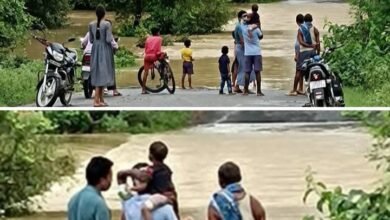सकरेली(स) सहित अनेको गांव का शक्ति शहर से टूटा संपर्क, दो दिनों से हो रही भारी बारिश से पुल पर चल रहा 4 फीट पानी, वर्षों के बाद भी नहीं बन पाया पुल, थोड़ी बारिश में पुल के ऊपर बहने लगता है पानी kshititech