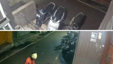 दनदनात आईंन,अऊ दु झन मन मोटरसाइकिल ल लेगिन, शक्ति के हृदय स्थल नवधा चौक से चोरों ने पार की मोटरसाइकिल, अर्जुन लाल रामकुमार सराफ ज्वेलर्स के सामने से उठा ले गए मोटरसाइकिल, सीसीटीवी फुटेज में भी दर्ज हुई पूरी चोरी की घटना, शक्ति ने चोर इन दोनों बड़े ठसके से कर रहे हैं चोरी kshititech