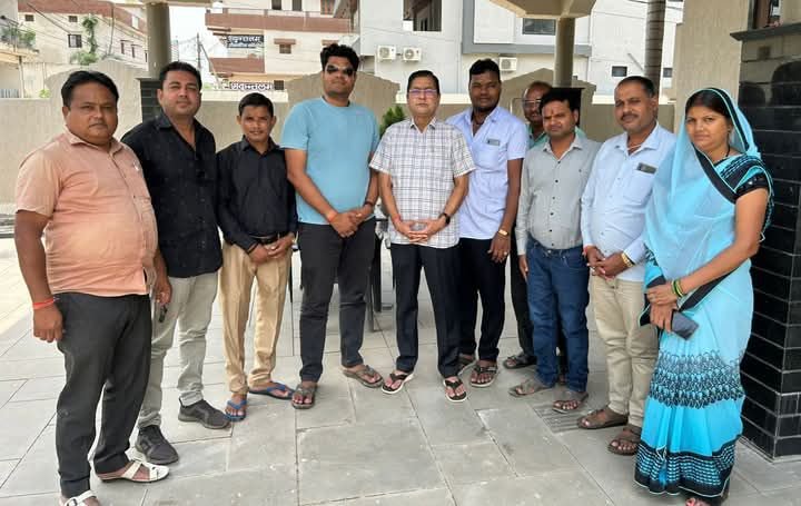 बड़ी खबर- शक्ति शहर विकास के लिए दलगत राजनीति से ऊपर उठकर भाजपा के जन प्रतिनिधि करेंगे कार्य, नगर पालिका अध्यक्ष श्यामसुंदर अग्रवाल के निवास पर पहुंचे भाजपा पार्षद, श्यामसुंदर ने दिलाया विश्वास- कहा हम सब मिलजुल कर करेंगे शहर का तेजी से विकास,प्रत्येक वार्डों में बिना भेदभाव प्राथमिकता से होंगा काम, भाजपा पार्षदों की पहल की शहर में हो रही प्रशंसा बड़ी खबर- शक्ति शहर विकास के लिए दलगत राजनीति से ऊपर उठकर भाजपा के जन प्रतिनिधि करेंगे कार्य, नगर पालिका अध्यक्ष श्यामसुंदर अग्रवाल के निवास पर पहुंचे भाजपा पार्षद, श्यामसुंदर ने दिलाया विश्वास- कहा हम सब मिलजुल कर करेंगे शहर का तेजी से विकास,प्रत्येक वार्डों में बिना भेदभाव प्राथमिकता से होंगा काम, भाजपा पार्षदों की पहल की शहर में हो रही प्रशंसा kshititech