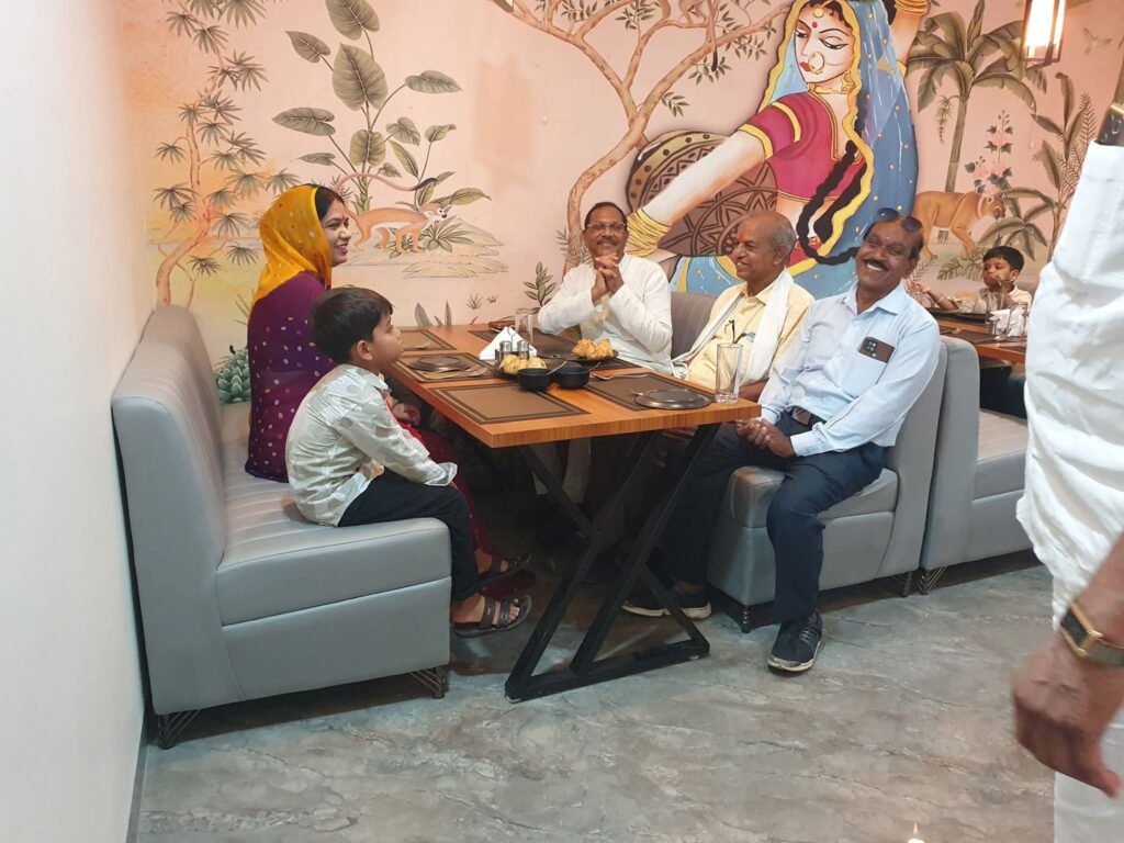 21 जुलाई को डभरा शहर में हुआ भव्य आशीर्वाद रेस्टोरेंट का शुभारंभ,वातानुकूलित, आरामदायक उत्कृष्ट रेस्टोरेंट की सुविधा मिलेगी अब क्षेत्र वासियों को, शहर के प्रतिष्ठित नागरिक घासीराम अग्रवाल ने प्रारंभ किया है रेस्टोरेंट, बर्थडे,एनिवर्सरी सेलिब्रेशन के साथ ही स्वादिष्ट व्यंजन एवं उत्कृष्ट मिठाइयां भी होगी उपलब्ध 21 जुलाई को डभरा शहर में हुआ भव्य आशीर्वाद रेस्टोरेंट का शुभारंभ,वातानुकूलित, आरामदायक उत्कृष्ट रेस्टोरेंट की सुविधा मिलेगी अब क्षेत्र वासियों को, शहर के प्रतिष्ठित नागरिक घासीराम अग्रवाल ने प्रारंभ किया है रेस्टोरेंट, बर्थडे,एनिवर्सरी सेलिब्रेशन के साथ ही स्वादिष्ट व्यंजन एवं उत्कृष्ट मिठाइयां भी होगी उपलब्ध kshititech