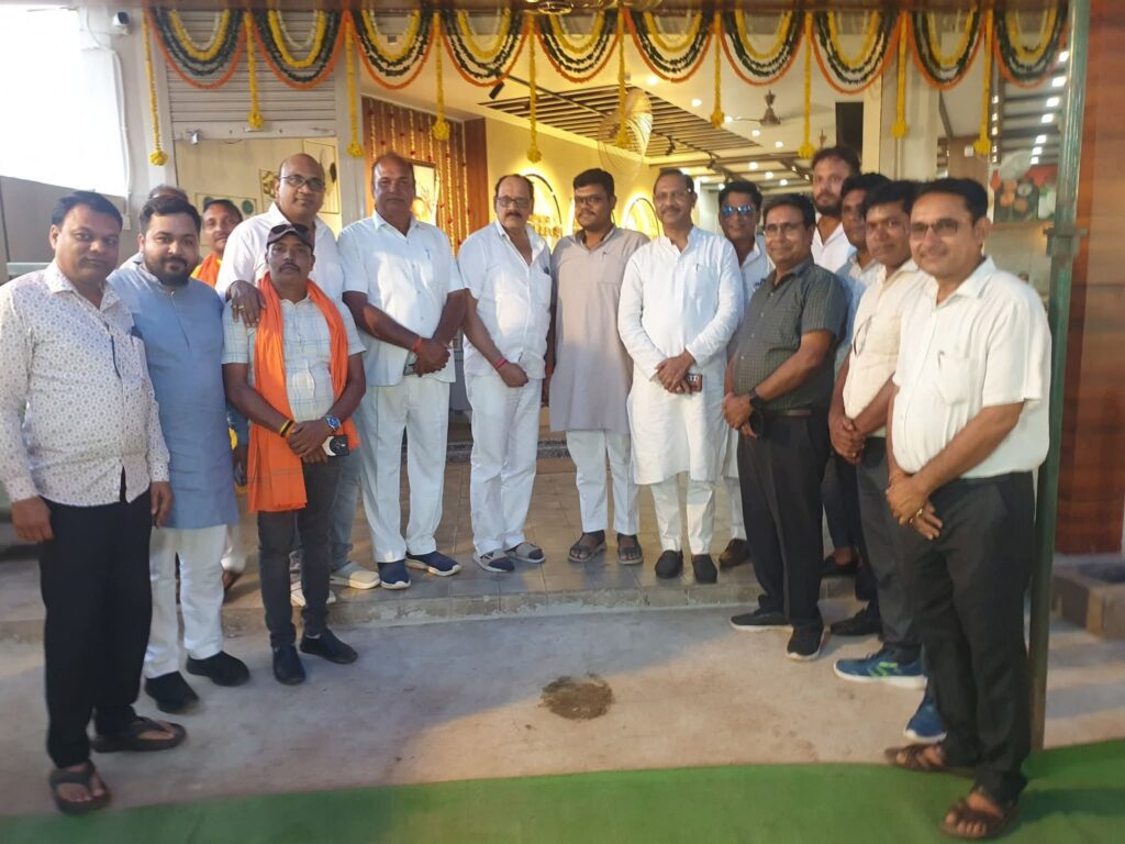21 जुलाई को डभरा शहर में हुआ भव्य आशीर्वाद रेस्टोरेंट का शुभारंभ,वातानुकूलित, आरामदायक उत्कृष्ट रेस्टोरेंट की सुविधा मिलेगी अब क्षेत्र वासियों को, शहर के प्रतिष्ठित नागरिक घासीराम अग्रवाल ने प्रारंभ किया है रेस्टोरेंट, बर्थडे,एनिवर्सरी सेलिब्रेशन के साथ ही स्वादिष्ट व्यंजन एवं उत्कृष्ट मिठाइयां भी होगी उपलब्ध 21 जुलाई को डभरा शहर में हुआ भव्य आशीर्वाद रेस्टोरेंट का शुभारंभ,वातानुकूलित, आरामदायक उत्कृष्ट रेस्टोरेंट की सुविधा मिलेगी अब क्षेत्र वासियों को, शहर के प्रतिष्ठित नागरिक घासीराम अग्रवाल ने प्रारंभ किया है रेस्टोरेंट, बर्थडे,एनिवर्सरी सेलिब्रेशन के साथ ही स्वादिष्ट व्यंजन एवं उत्कृष्ट मिठाइयां भी होगी उपलब्ध kshititech